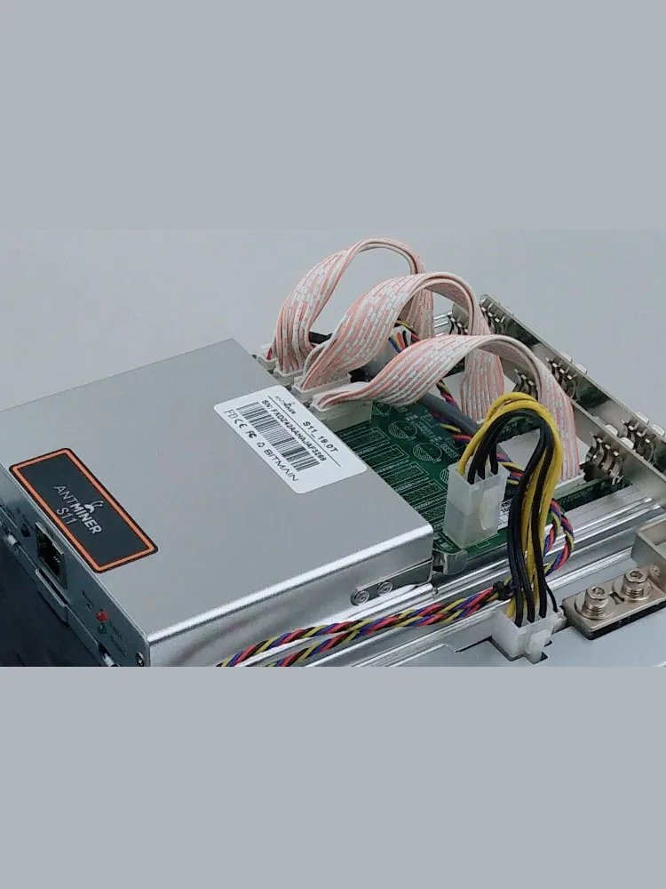 Старое б/у bch BTC 19t S11 antminer низкая мощность SHA256 ASIC Bitcoin mining лучше, чем s7 T9+ s9 T2T WhatsMiner M1 m3 m10 Z9 mini