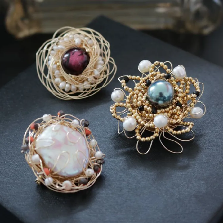 round pearl brooch (8)