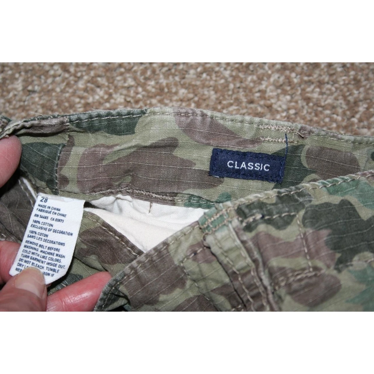 AMERICAN EAGLE Green Camo Cargo Shorts 