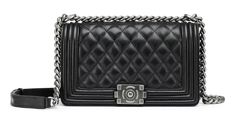 3805977535_937816778