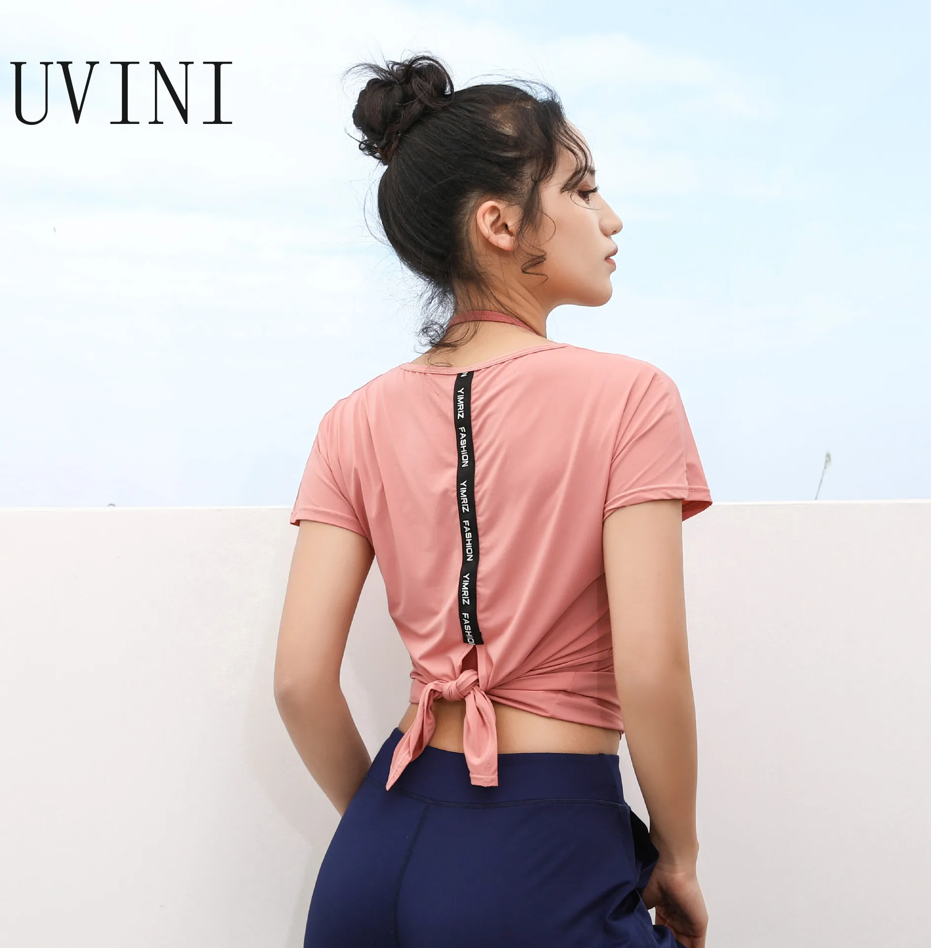 

YIMRIZ Loose Shirts Yoga Shirt Sport Top Fitness Women Running T-shirt Sport Shirt Quick Dry Ladies Short Sleeve Tops Back Open