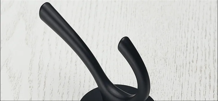 Black Robe Hook 12