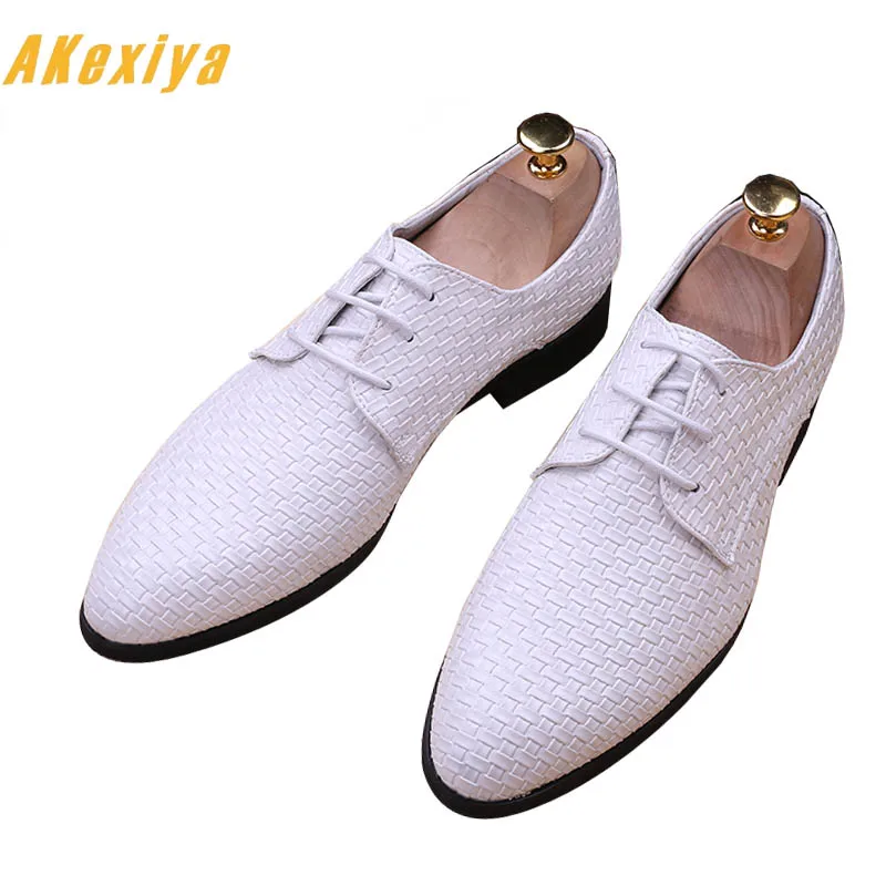 

Men British Designer glitter rhinestone pointed Shoes Oxfords Male Homecoming Dress Wedding Prom shoes Sapato Social zapatos