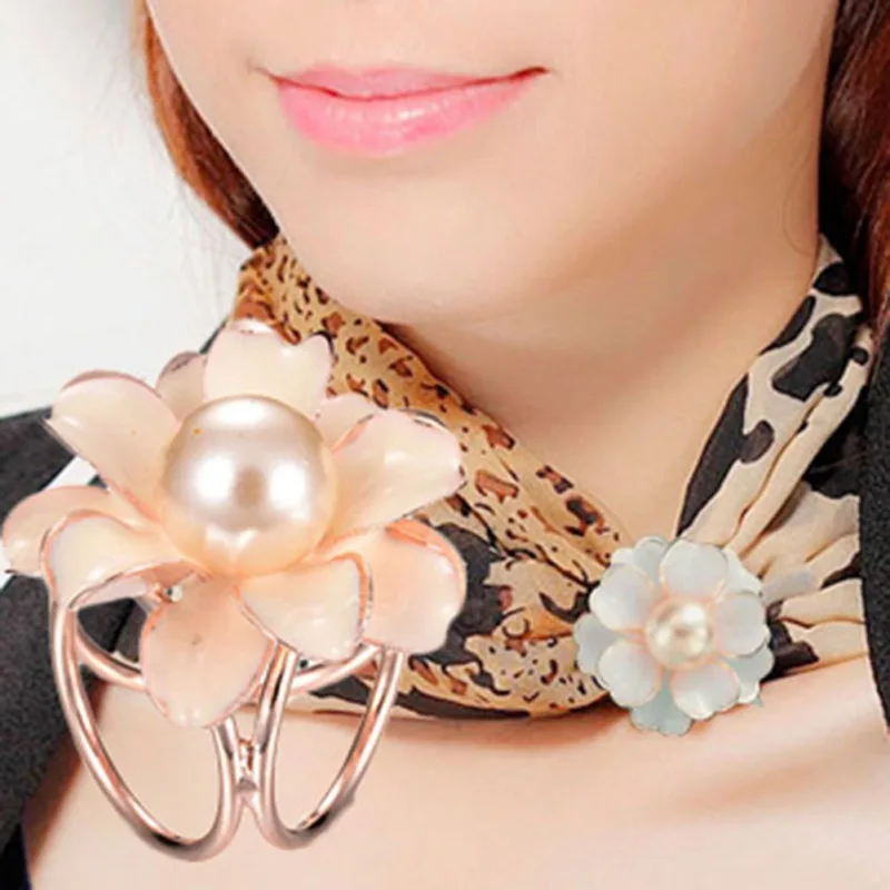 

Women's Pearl Camellia Three-Ring Scarf Buckle Elegant cufflinks