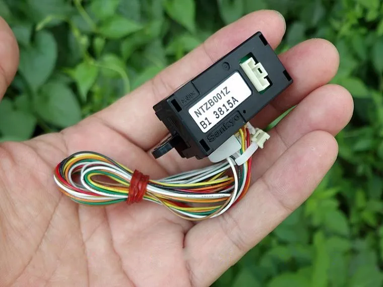 

1PCS Sankyo Rotating Conductive Slip Ring Brush 8 Signals Collector Ring