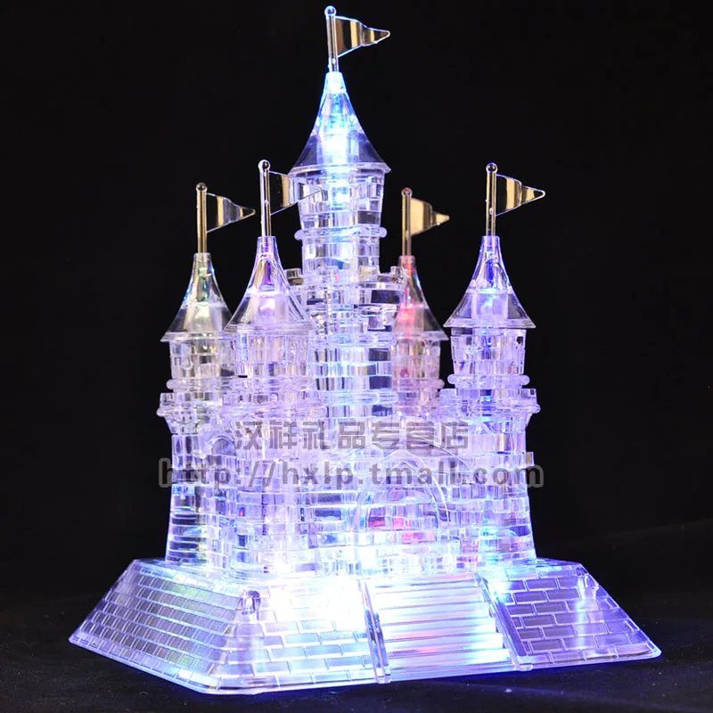 Стеклянный замок книга. 3d-пазл город игр 3d Crystal Puzzle замок XL. Домик из хрусталя. Замок из хрусталя. 3д пазл замок с подсветкой.