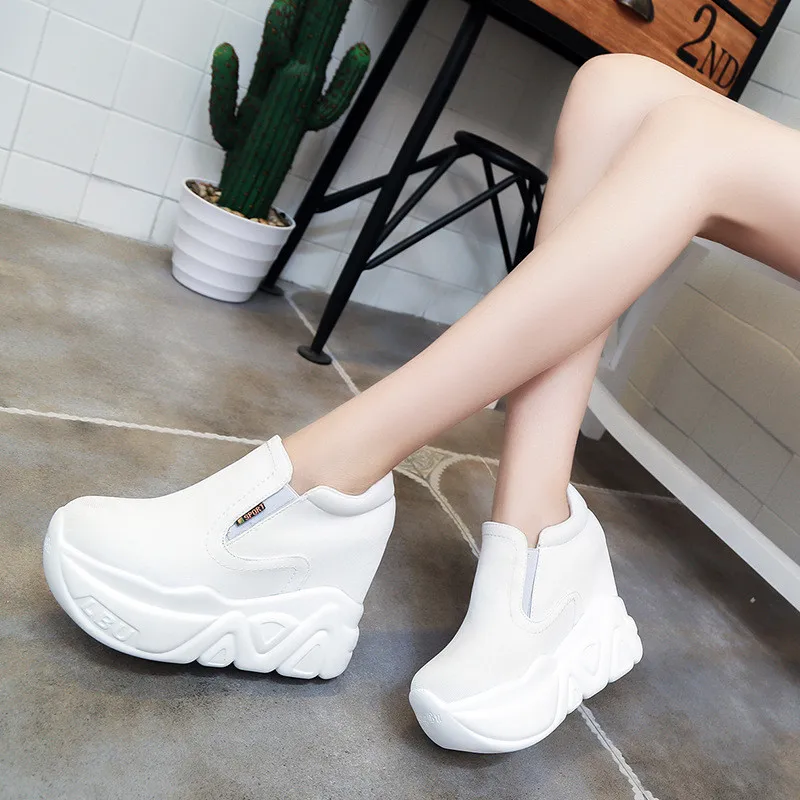 

2019 Spring Autumn Korean Style Fashion Embroidery Platform Sneakers Casual White/Black Sneakers For Woman Chunky Shoes Sneaker