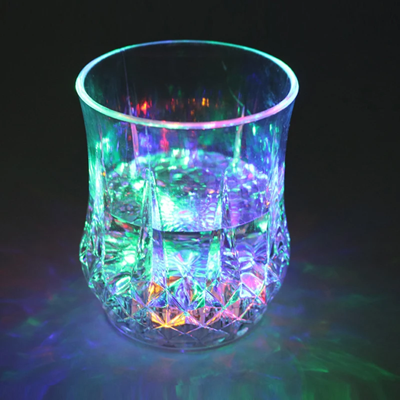 

luminous toys/Light pineapple cup/large induction cup/colorful flash/pouring light/bar props/crystal ball/baby toys for children