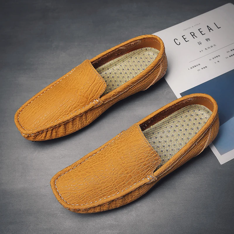 

New Casual Leather Shoes For Mens Yellow Black Fashion Men Shoes Hand Made Leather Men Loafers Comfortable Walking Driver Shoes