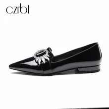 CZRBT/ г. женская обувь на плоской подошве из натуральной кожи с острым носком ручной работы; сезон весна-осень черные повседневные женские туфли на плоской подошве с кристаллами
