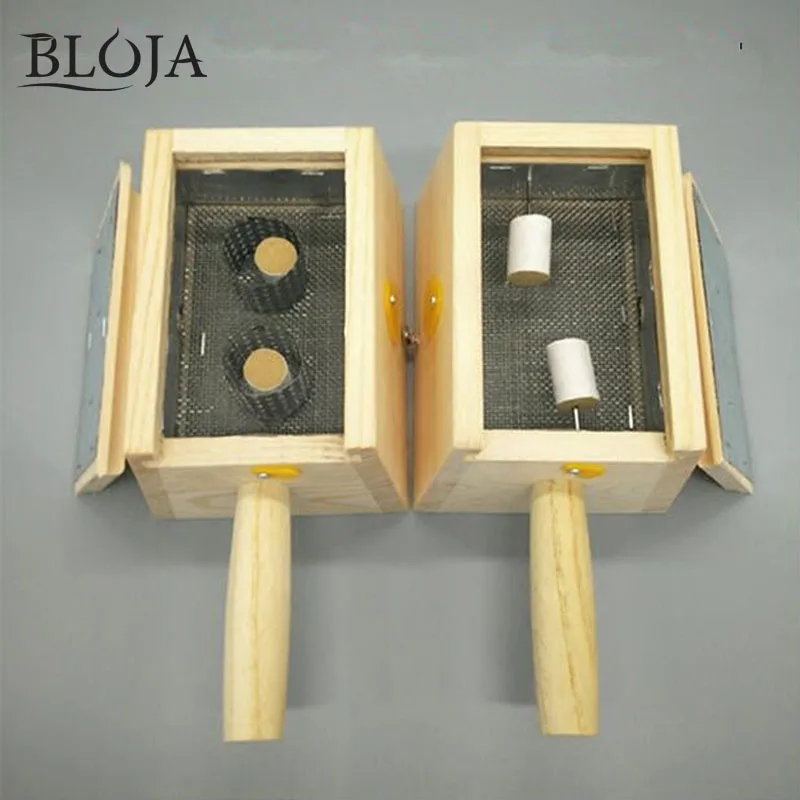 

Two Holes solid wood moxibustion box moxibustion box appliance wood moxa burner acupuncture point massage device