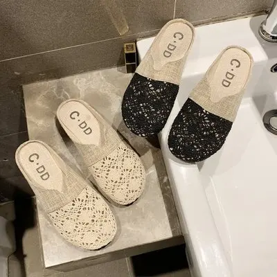 

Female 2019 summer new lace baotou pierced out wearing slippers