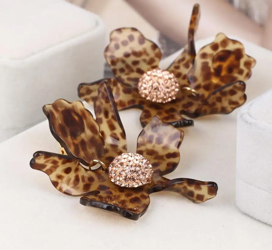 CSxjd luxury Resin lily flower Clip Earrings Women earrings jewellery