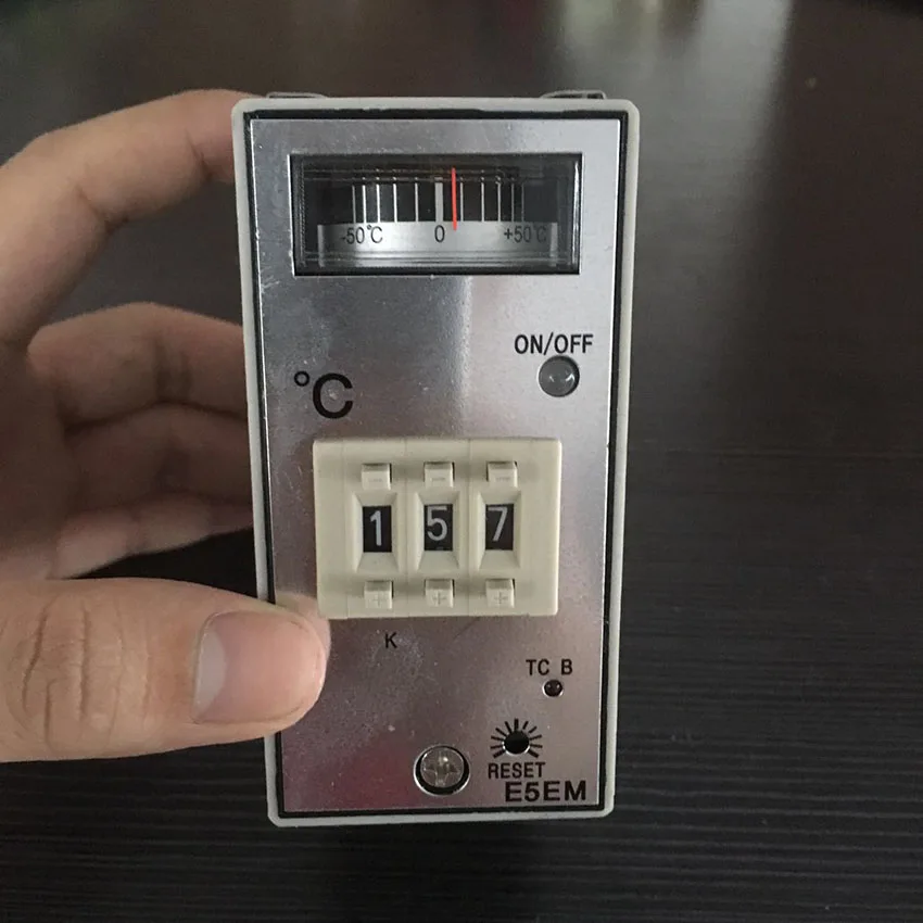 High quality E5EM 220V Digital PID Temperature Controller Thermostat for Temperature Regulator With Relay Output High quality E5EM 220V Digital PID Temperature Controller Thermostat for Temperature Regulator With Relay Output
