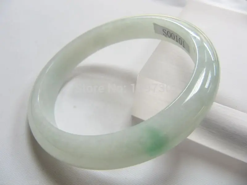 

001174 CERTIFIED 100% NATURAL A GRADE JADE /JADEITE BANGLE