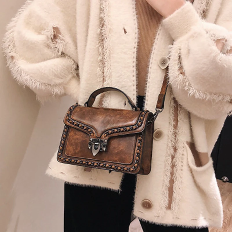 

2019 new oblique honing preparation sense chain shoulder bag simple fashion multifunctional wild style series small square bag