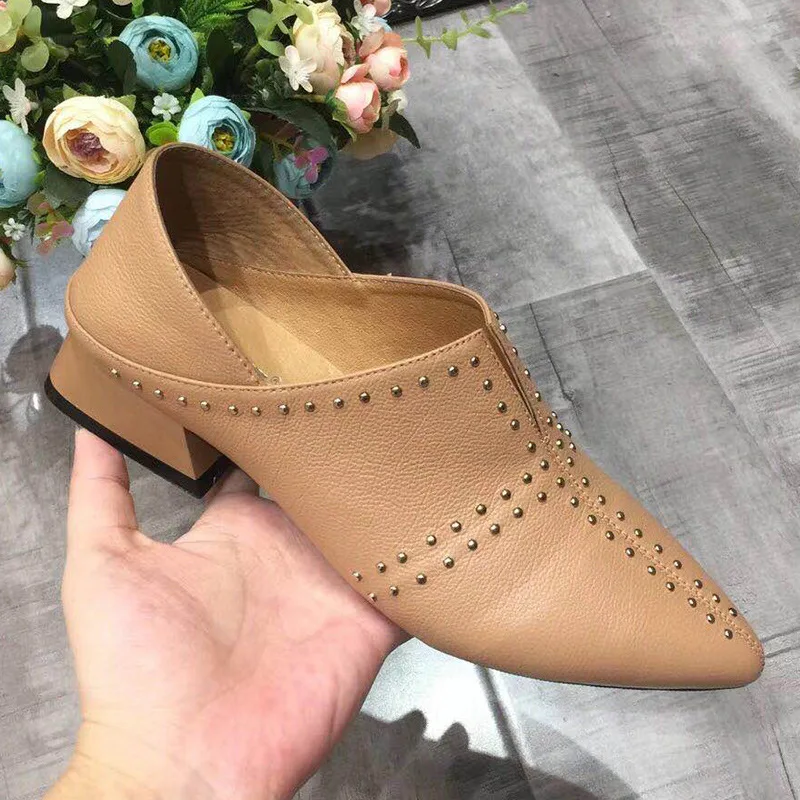 

2019 spring new fashion simple solid color high heel women leather comfortable point square with rivet decorative casual shoes.