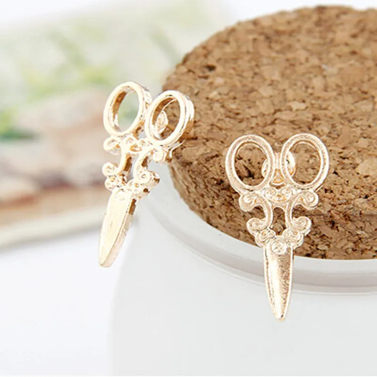 

2017 New Hot Retro Fashion Personality Earrings Female Small Scissors Hot Jewelrywholesale Gift