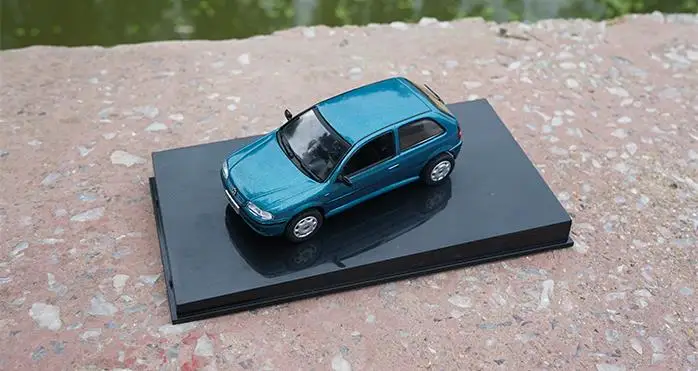 1:43 GOL VW игрушечный автомобиль из сплава, высокая модель модели автомобиля, литая металлическая модель игрушечного автомобиля, Изысканные Подарки - Цвет: 2