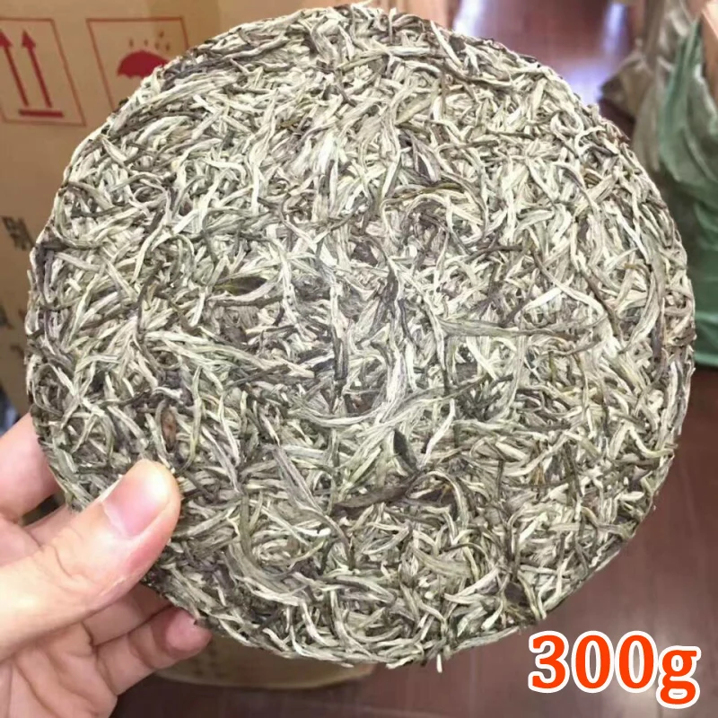 300g Chinese Fujian Old Fuding White Tea Cake Natural Organic White Tea Silver Needle Bai Hao Yin Zhen Tea Fuding White Tea+Free