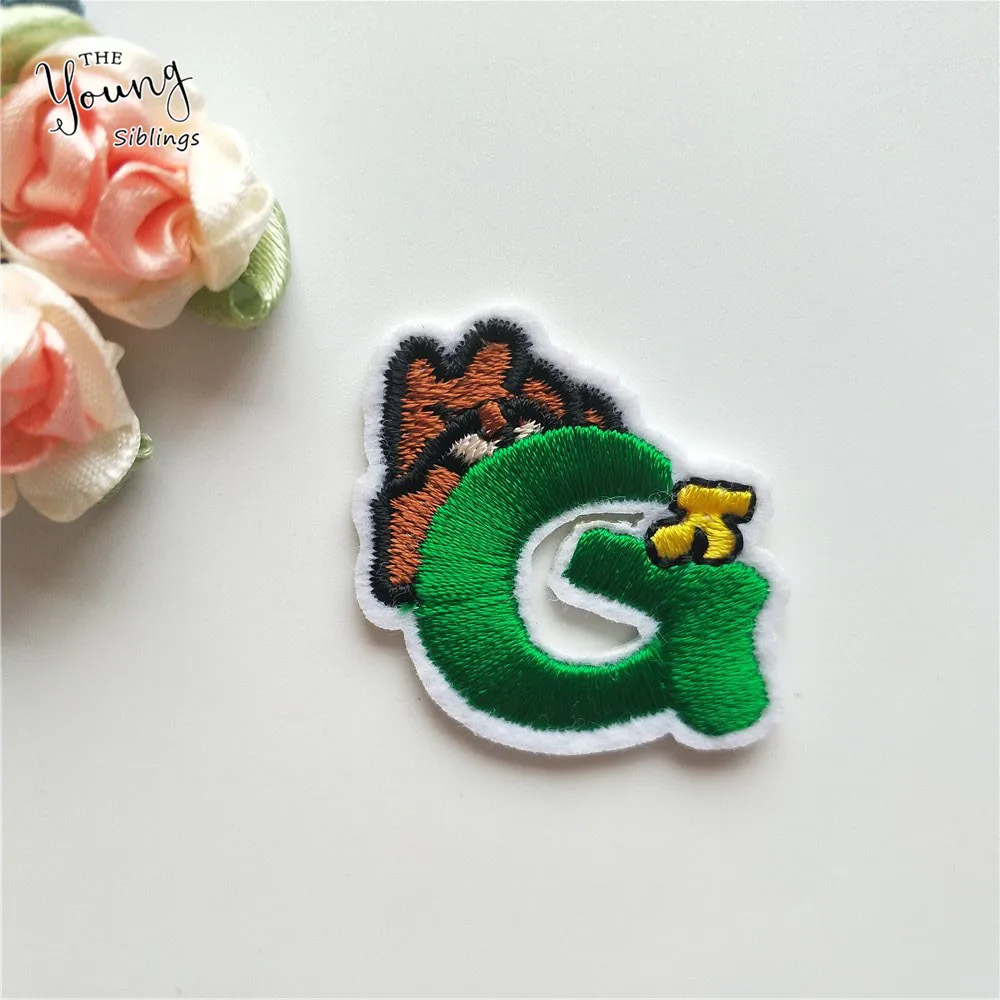Letter A Z Sewing Cartoon Animals patches iron on Clothes Embroidered Applique Fabric Badges Cute Stickers DIY Clothes accessory