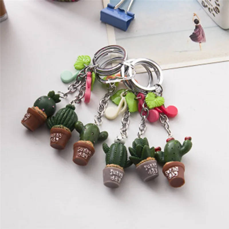 

Color Random Cactus Keychains Women Succulent Potted Keychain Beach Style Hat Rings Creative Car Key Holder Key Finder Bag Rings