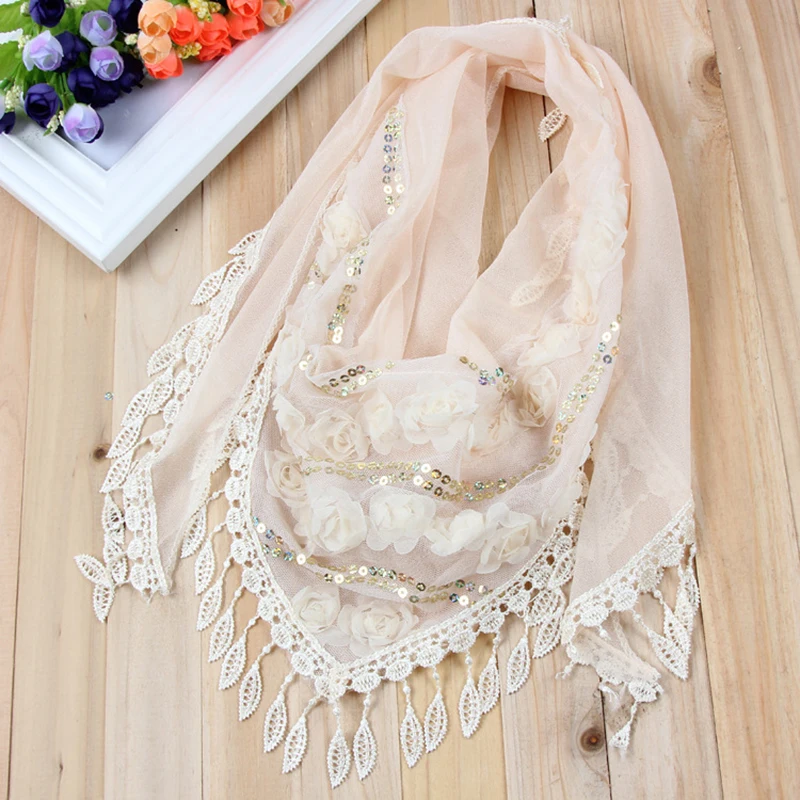 

NEW 2019 Fashion Women Scarf New Female Women Tassel Shawls And Scarves Autumn Women Silk Flower Lace Triangle Pendant Scarf 1PC