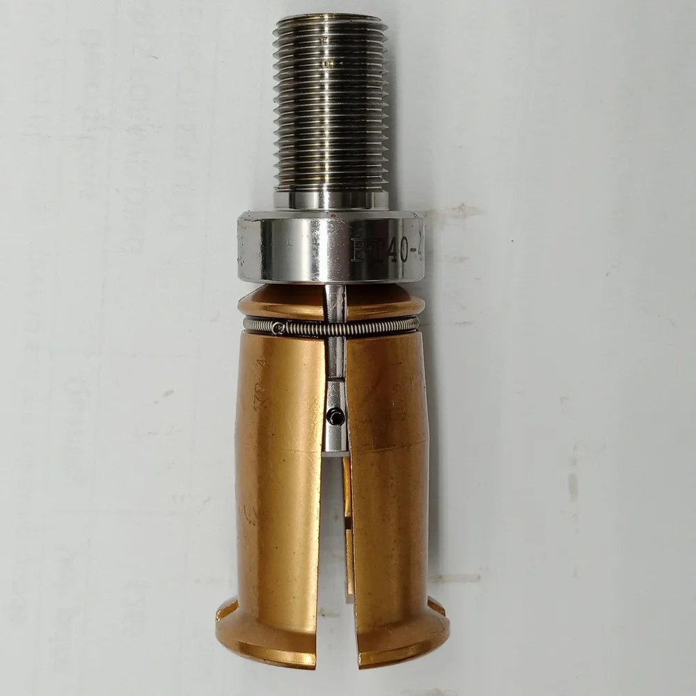 BT40 4 Petal Clamp Pull claw for machine tool spindle cnc auto change tool ATC 45 degree outer screw