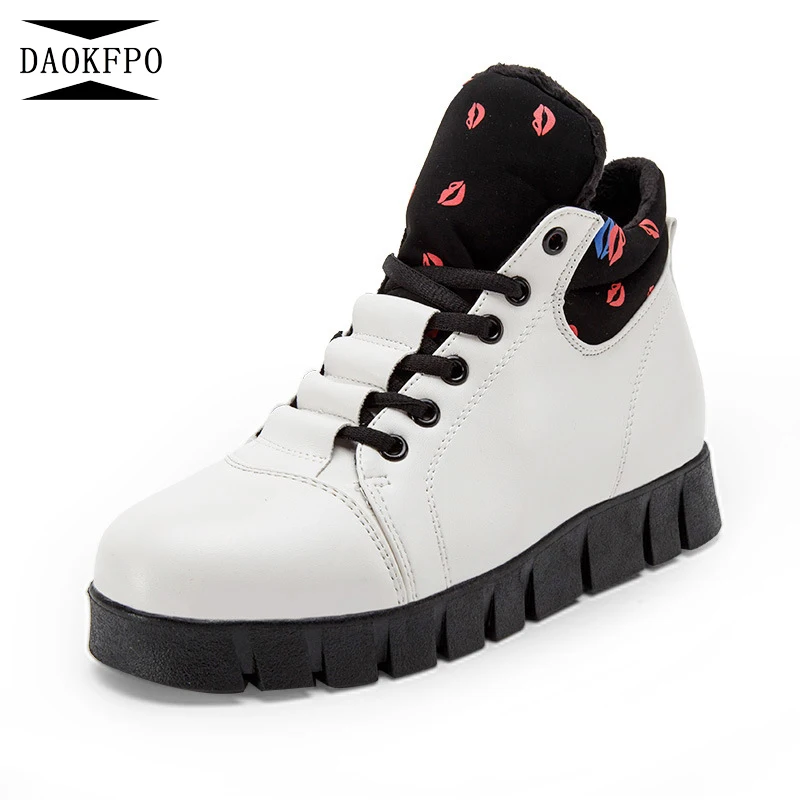 

DAOKFPO High quality PU leather women's platform sneakers 2018 fashion Lip print women flat walking shoes woman casual footwear