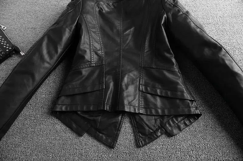 Женская кожаная куртка размера плюс, новинка, женская кожаная одежда, короткое приталенное мотоциклетное кожаное пальто, женская верхняя одежда черного цвета