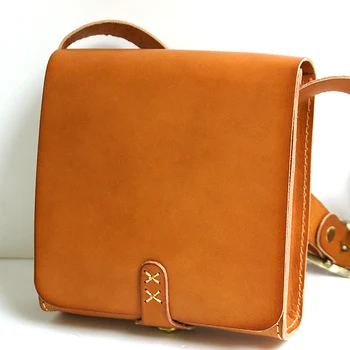 

DIY handmade leather messenger bag drawing DIY Handmade leather goods pattern bag CP-82 paper drawings B-5006 18*18*6cm
