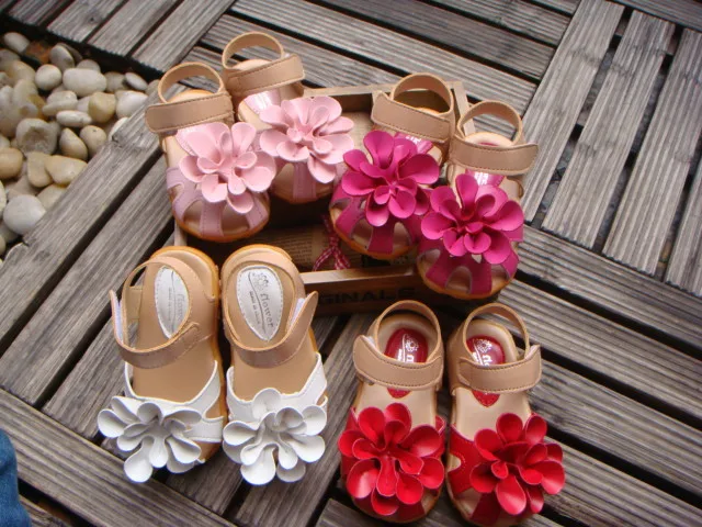 Детские сандалии с цветком для девочек; детские сандалии для девочек с подошвой из коровьей кожи; обувь для маленьких девочек; кожаная обувь принцессы для девочек