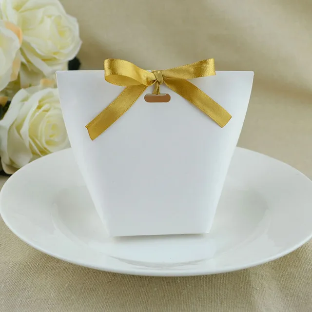 大人気新品 白または黒の色のクラフト紙バッグ,25または50個,結婚式のギフト 日用品