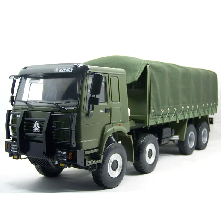 Сплав модель 1:24 Масштаб SinoTruk HOWO 8*8 армейский внедорожник военный грузовик литья под давлением Игрушка Модель Коллекция украшения