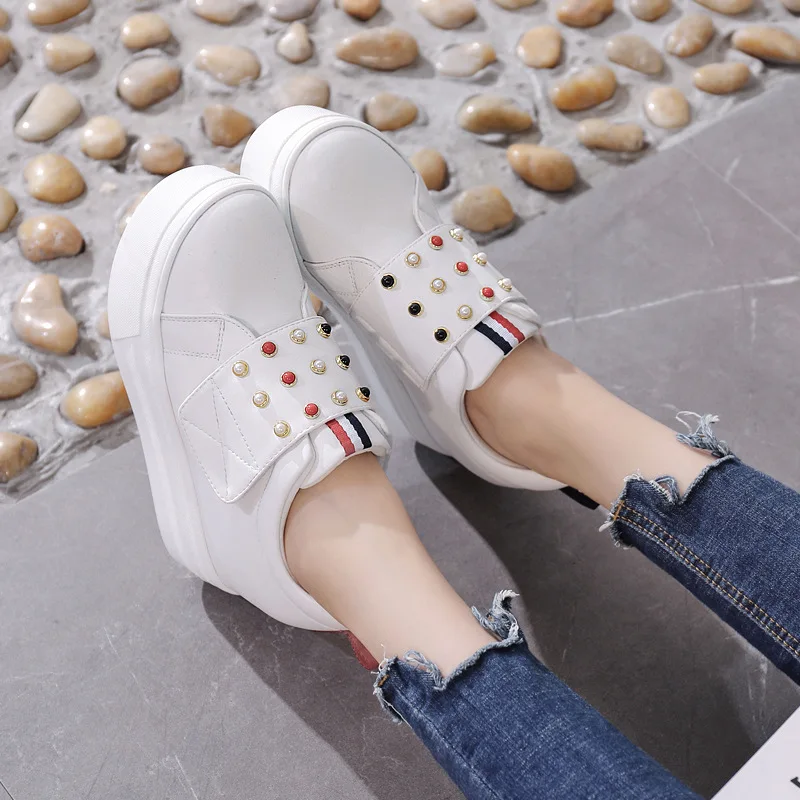 

Platform Shoes Women Pearl Fashion Brand White Sneaker Lady chaussure Autumn Flock footware Breathable Shoes Cross-tied Quality
