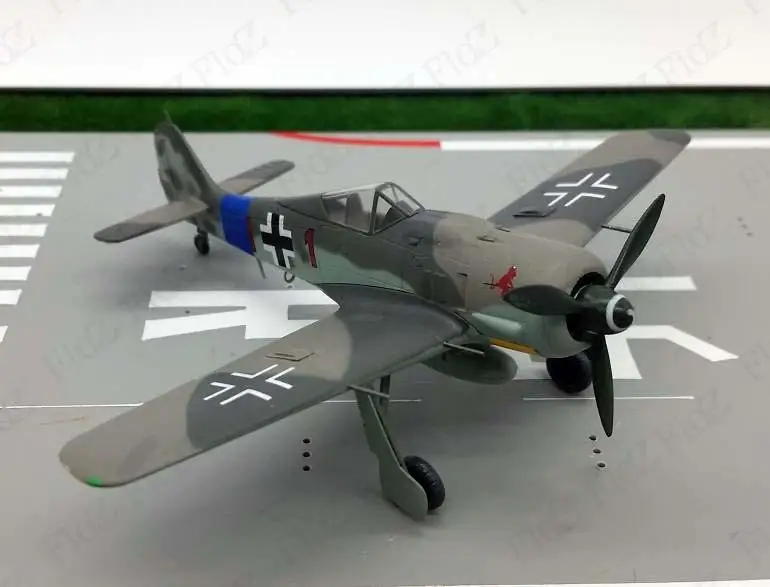 WWII German Fw 190A Shrike красный 1 Hans Dortenmann 1/72 не diecast easy model