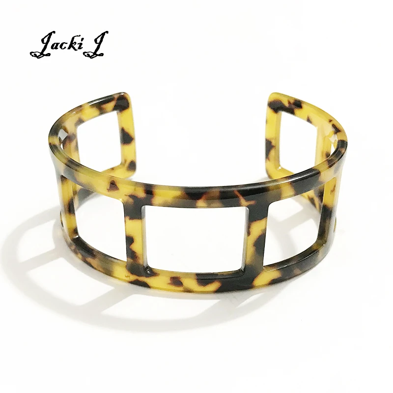 

Tortoiseshell Acrylic Hollow Out Open Cuff Leopard Acetate Bracelets & Bangles for Women Fashion Jewelry 2019 New Wholesale