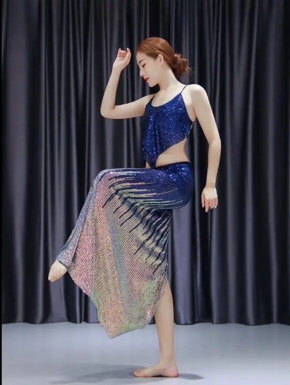

2019 Korea Design Sexy Oriental Dance Costume 2 Piece Women Bellydance Performance Show Outfit Shine Sequin Long Skirt Golden