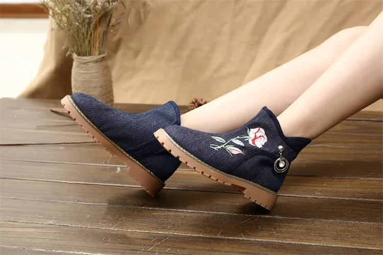 National Women's Boots Embroidered Shoes Autumn Winter Ladies Snow Boots Retro Cotton Fabric Short Plush Boots Shoes Big Size 40 (12)