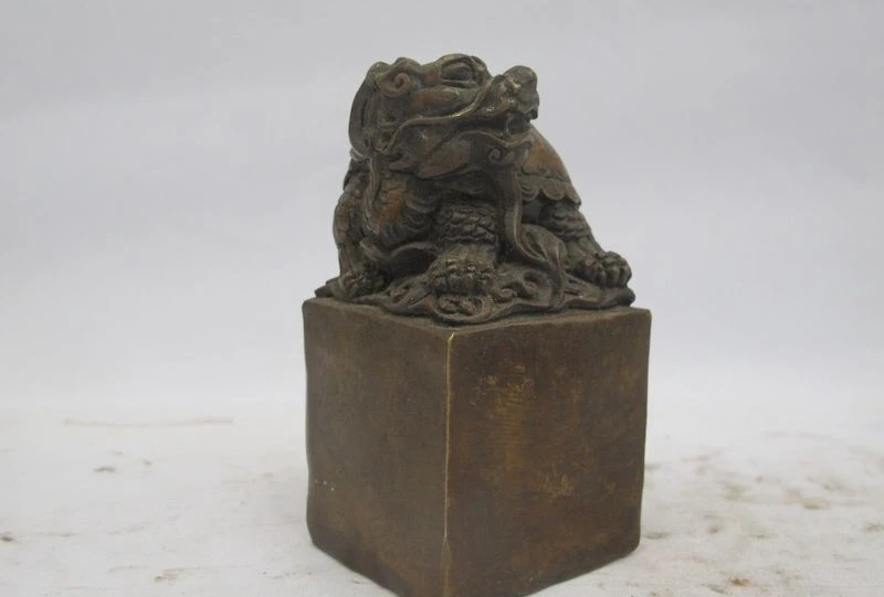 

Chinese Folk Classic Bronze Copper Dragon tortoise regius palace seal Statue a(5.19)