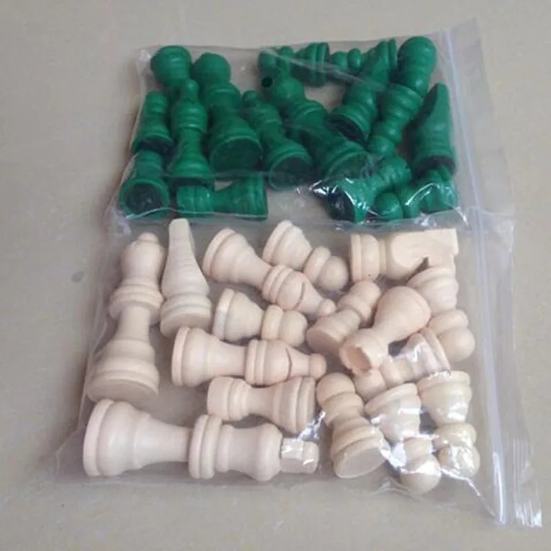 

32Pcs/set New Wood Chess Piece Real Wood Chessboard 2.5 Inches of Water Paint Green + Original Color