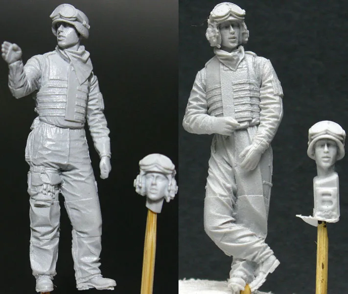 

AR F35003 1/35 Modern American Armored Vehicle Crew OIF