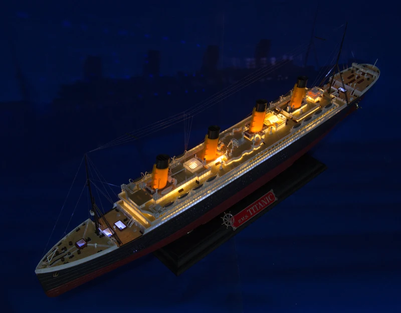 1400ACADEMYRMSTITANIC14215MODELKITWLightpaintedhull.jpg