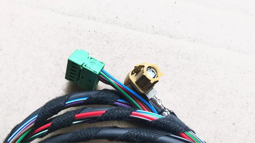 Штепсельная Вилка CarPlay MDI USB AMI для Golf 7 MK7 [ 5G0 035 222 E 5G0035222E не включает