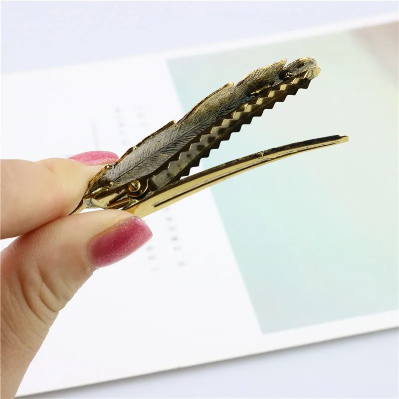 Qingwen 1 Pcs Fashion hair ornaments Leaf Shape Women Hair Clips Barrettes Feather Hair Styling Accessories Tools CE0515/w