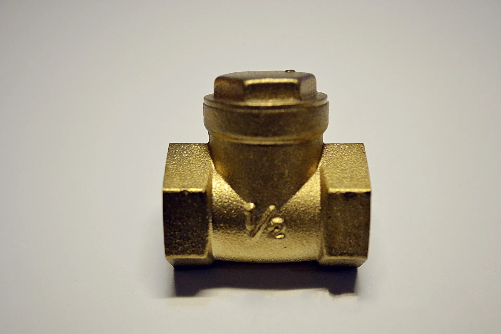 1/" BSPP поворотный обратный клапан предотвращает обратный поток воды золотой