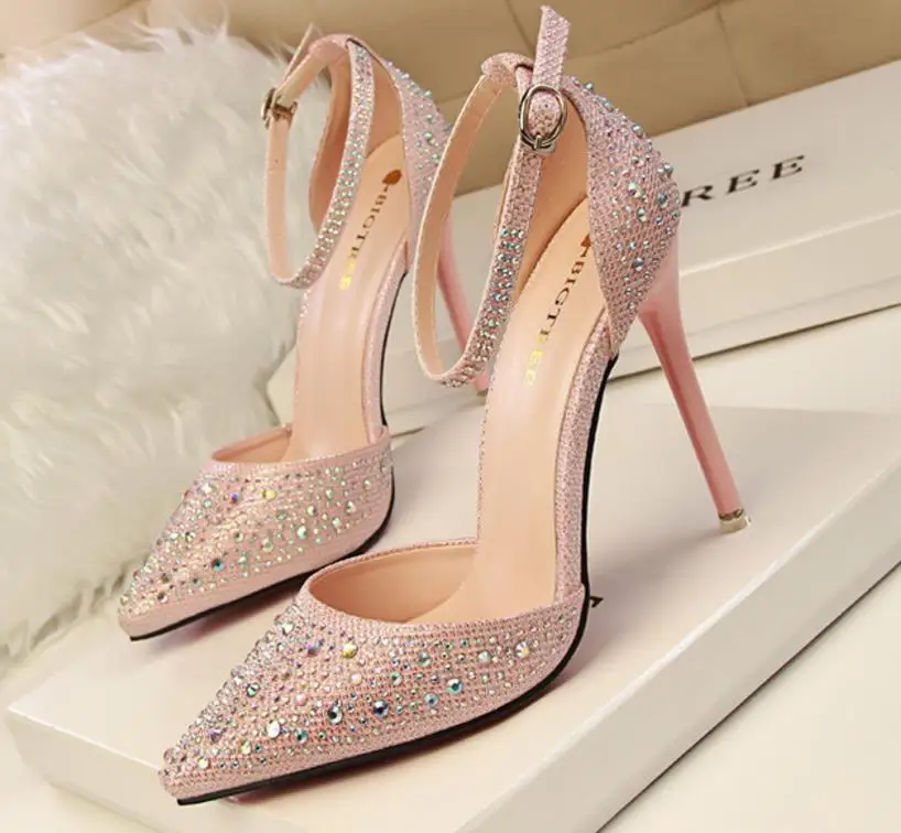 online Nova doce saltos finos das mulheres sapatos salto alto sandálias cinto de diamante princesa sapatos boca rasa pontas do dedo do pé. Sapato de Casamento strass