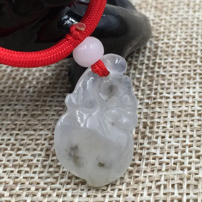 

Hand-Carved Emerald Green Jade Gems Pendant & Necklace Lucky Charm 160138