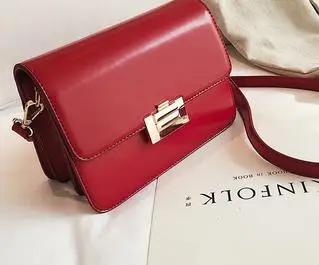 

2018 new Korean fashion retro casual simple wild shoulder slung small square bag.