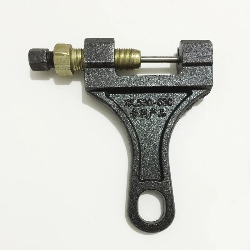 530 630 Demolition of a bicycle chain motorcycle chain thimble unloaded